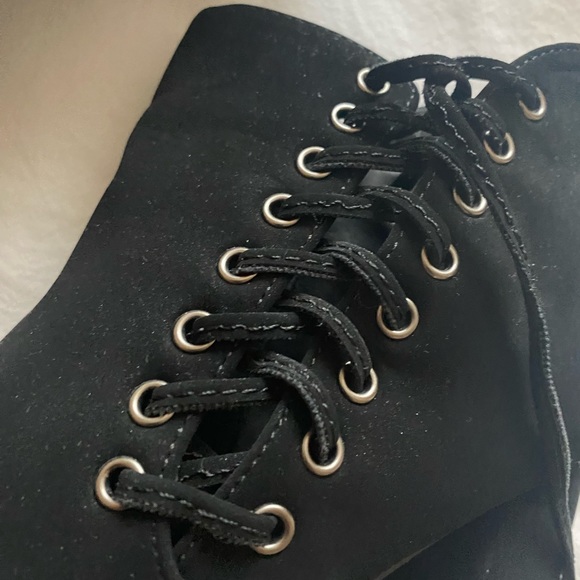 Open toe booties - Picture 2 of 3